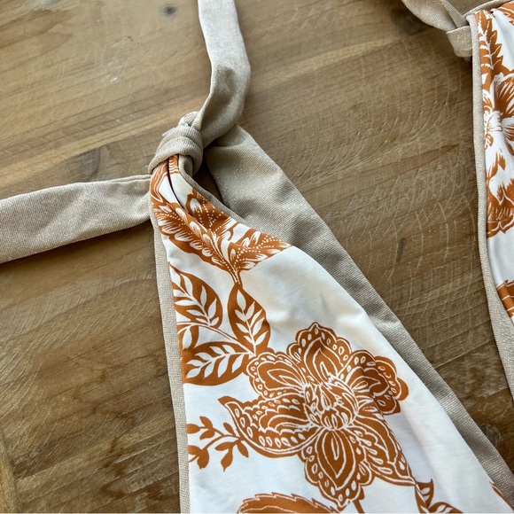 Maaji Nacar Faena Metallic One-Piece Swimsuit in Open Beige Size Large - Picture 8 of 12